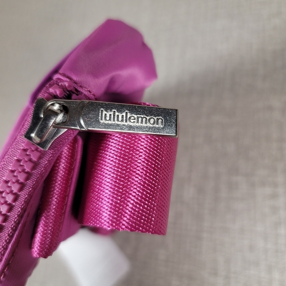 NWT RARE Lululemon Everywhere Belt Bag 1L Crossbody Pow Pink Tone Pak Purse - Picture 4 of 8